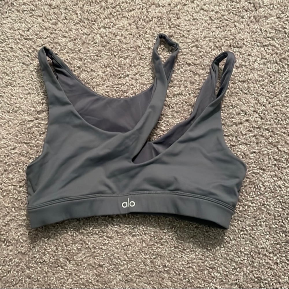 Alo Yoga Peaks Sports Bra in Slate Grey